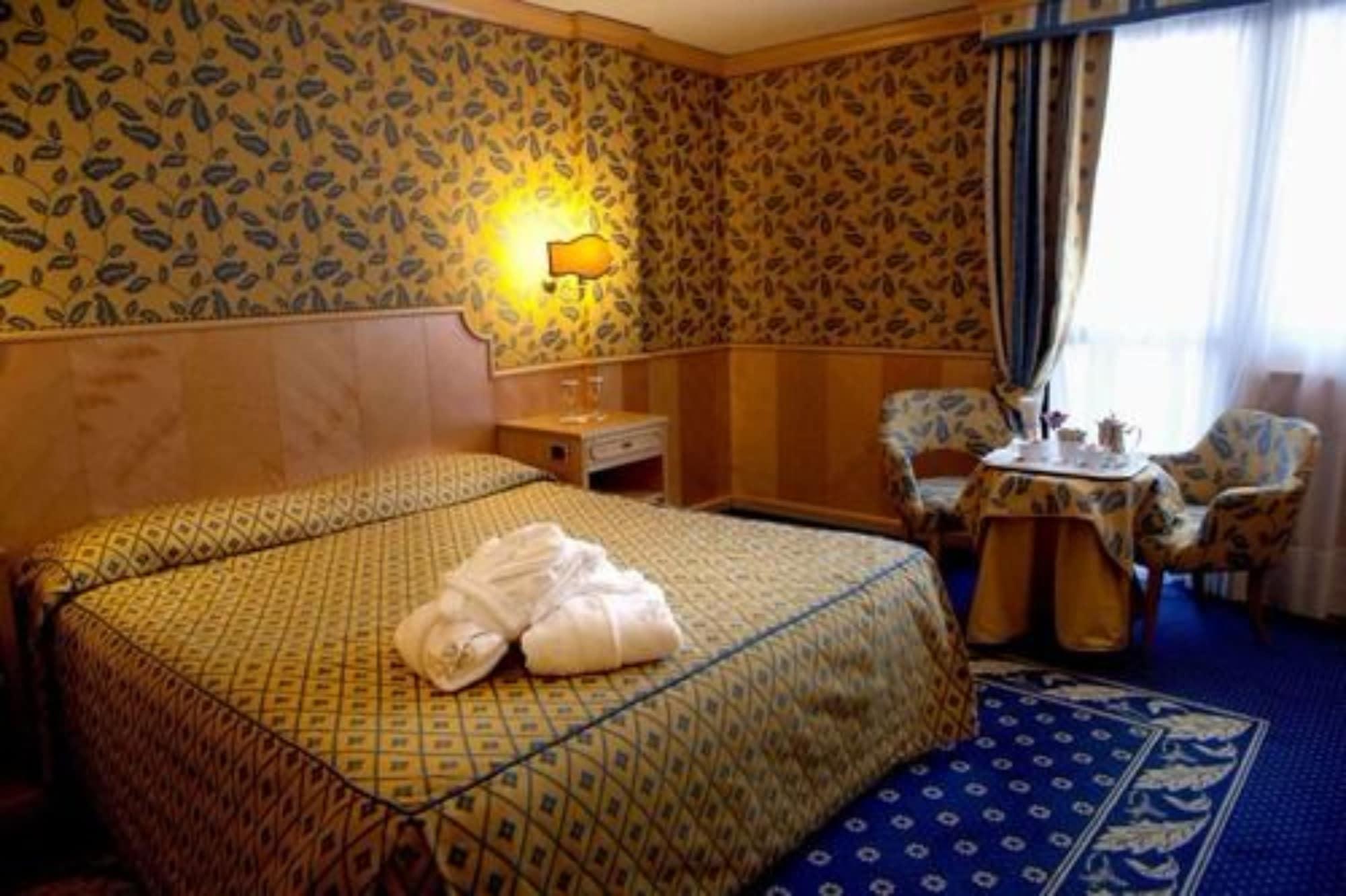 Hotel Spinale Madonna Exteriör bild