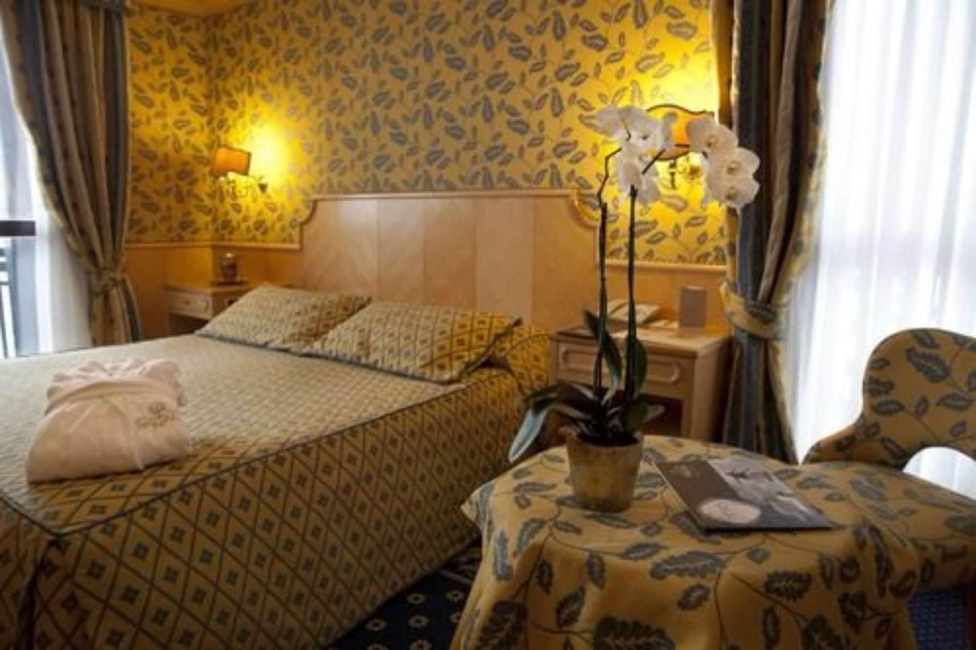 Hotel Spinale Madonna Exteriör bild