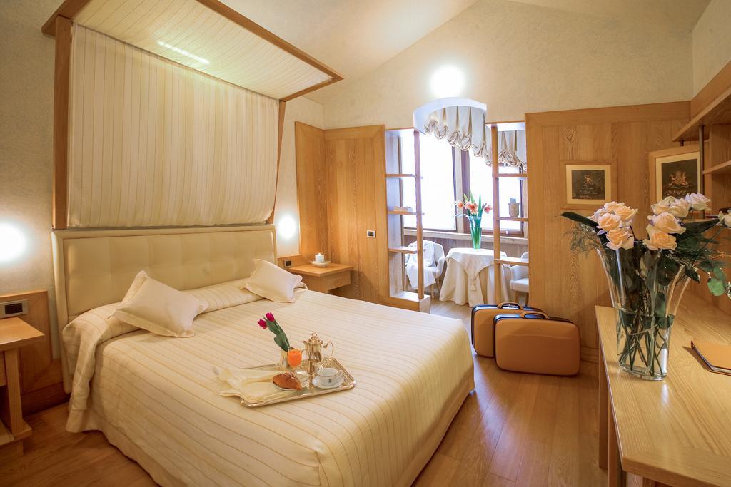 Hotel Spinale Madonna Exteriör bild